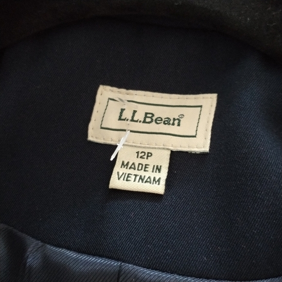 L.L. Bean Navy Single Breasted Classic Traveler Blazer 12P - Picture 7 of 11
